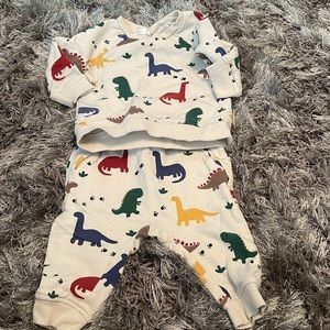 H & M dinosaur matching set